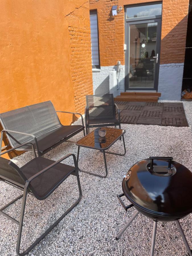 Maison Proche Du Centre Ville De La Gare L Aeroport De Charleroi Exteriér fotografie